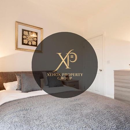 Centralized Private 4 Bedroom House At Hanley With Free Parking Etruria Exterior foto